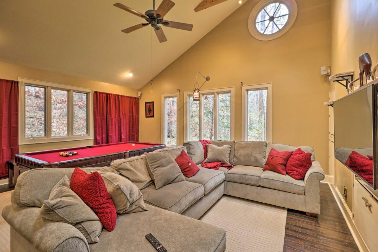 Cozy Conyers Cabin With Fireplace And Pool Table! エクステリア 写真