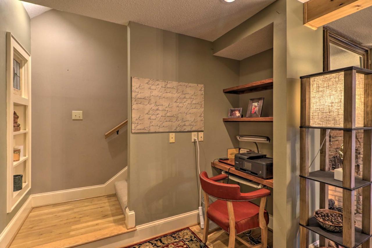 Cozy Conyers Cabin With Fireplace And Pool Table! エクステリア 写真