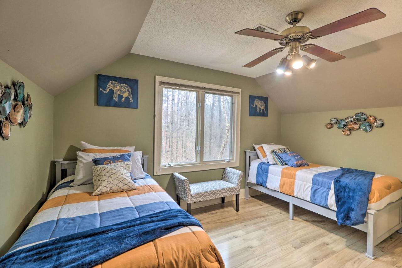 Cozy Conyers Cabin With Fireplace And Pool Table! エクステリア 写真